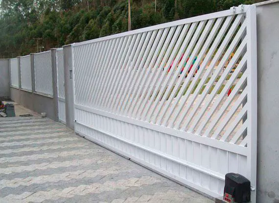 Modelo de portão em ferro